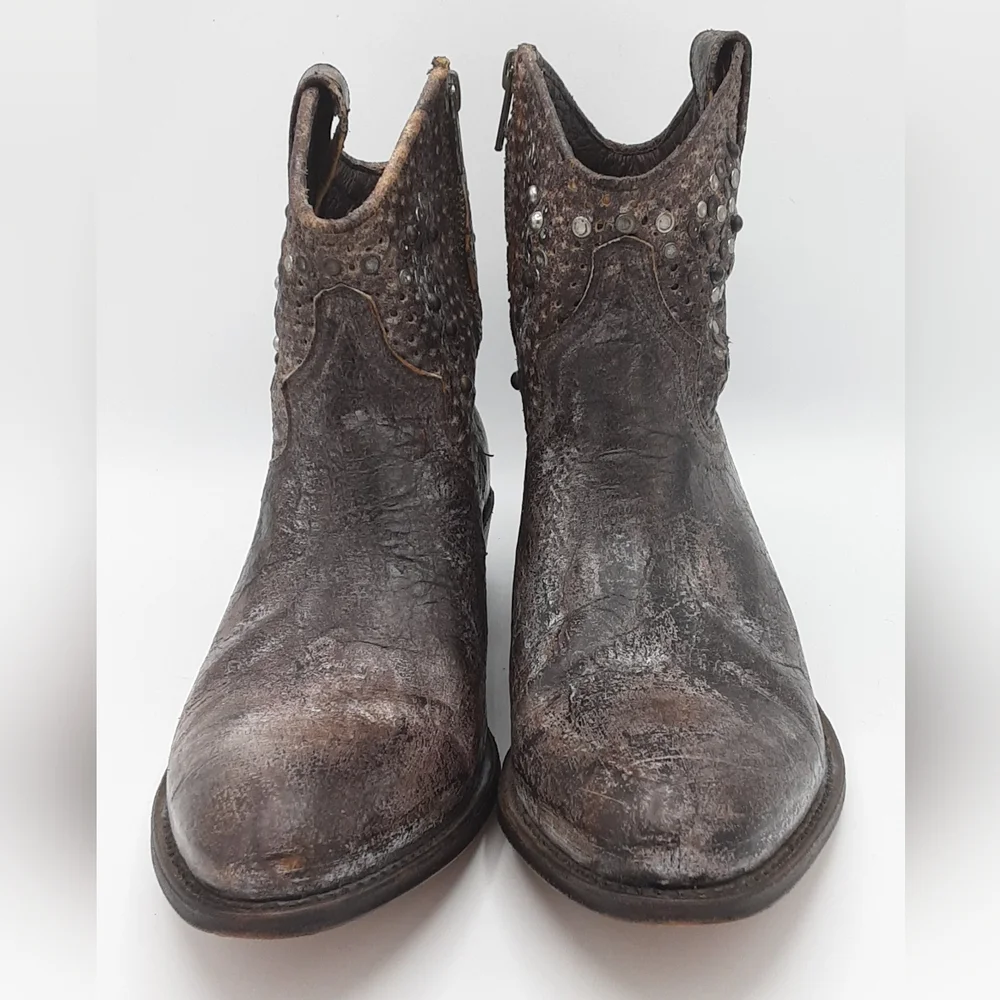 Frye Deborah Studded Metallic Leather Ankle Short Boots. - Picture 11 of 16